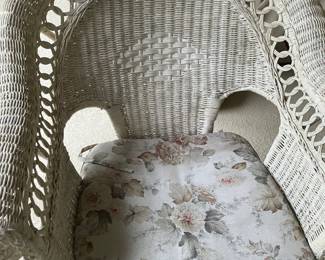 51	$180.00 	4 pieces cream wicker set 
