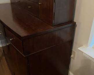 1 $450.00 Mahogany cabinet 52 1/2Lx42Tx22W
