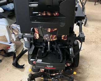 63	$1,500 	Quantum Motorized scooter Ilevel edge 3 
