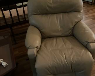15 $110 each Swivel Rockers tan color 82x42Wx48T