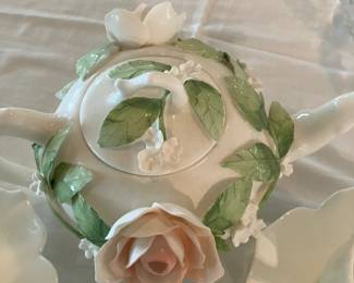 41 $58.00 Rosa collection tea pot & 3 cups