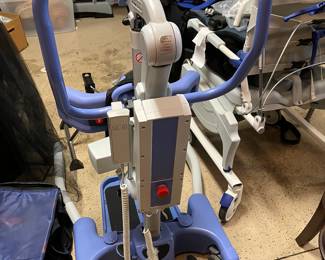 65	$800 	Joerns Hoyer Journey 340 Lift hydraulic manual help individuals with limited mobility from sitting to standing position. 
