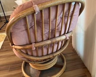 29 $90.00 Rattan swivel chair 35Dx38Tx33W