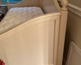 14 $320.00 Daybed with both mattresses