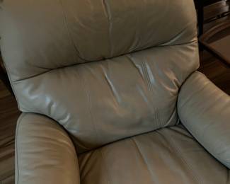 15 $110 each Swivel Rockers tan color 82x42Wx48T