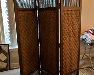 22 $180.00 Screen wood 60Wx72T