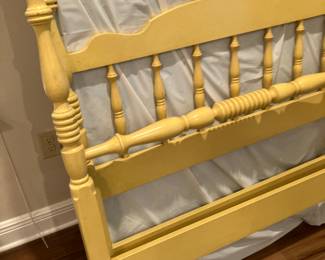 19 $100.00 Twin yellow bed 41Wx65T