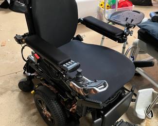 63	$1,500 	Quantum Motorized scooter Ilevel edge 3 

