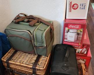 Picnic baskets