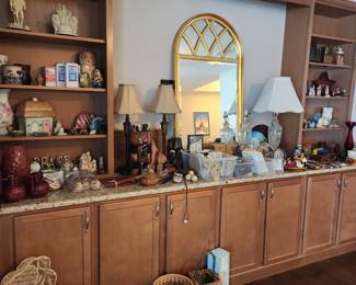 Decor, baskets, lighting