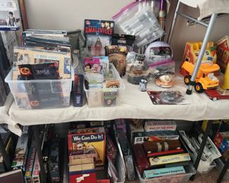 Entertainment ephemera - Potter, Disney, Lord of the Rings, Smallville, Alias, more...