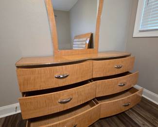 Beautiful 6-Drawer Dresser with Mirror~Chrome Legs, Handles & Trim