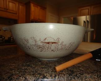 Pyrex Forest Fancies Mushroom Mixing Bowl