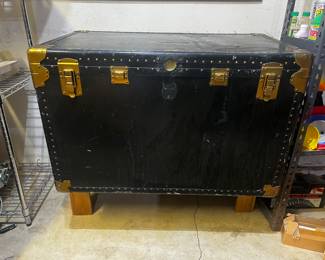 Vintage Hartmann steamer trunk