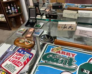 Larry Gant & Skoal Items - Belt Buckles - Lighters