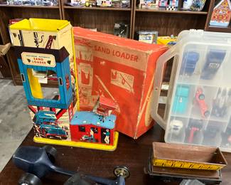 Wolverine Tin Lithographed Toy - Sand Loader