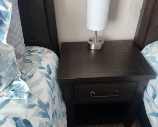 Night stand (matches twin beds)