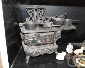 Cast Iron Crescent Stove with accessories