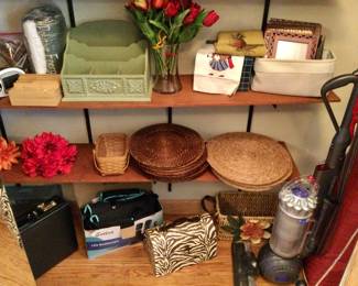 Placemats, Sotion Leg Messager, Briefcases