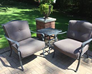 Cast Aluminum Chairs w/Metal Side Table