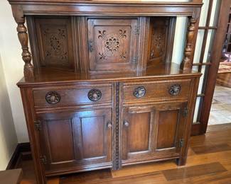 Antique oak English cabinet
