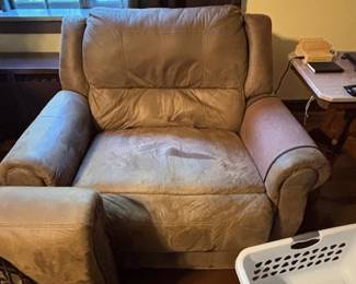 Recliner oversized