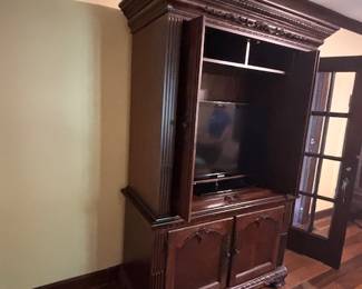cherry wood broyhill armoire vizeo flat screen tv