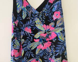 Large reversible top
$50