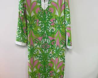 $255
Pit to pit 20
Shoulder to hem 56 inches
Size large