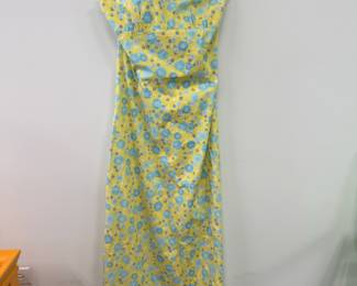 Nwt size 12
Maxi
Pit to pit 18
Shoulder to hem 58
$125