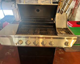 Nexgill Gas Grill with cover and propane bottles 