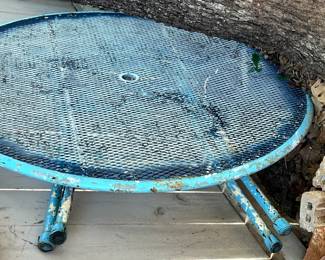 vintage round table 