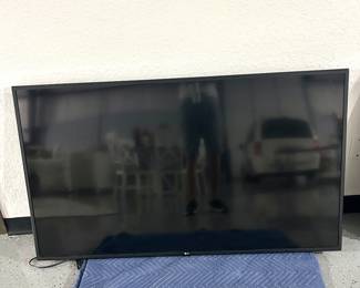 LG 60” smart tv