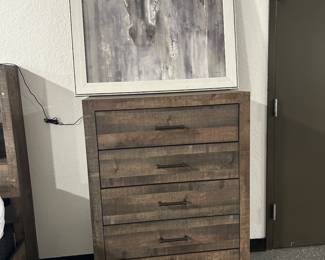 Chest of drawer