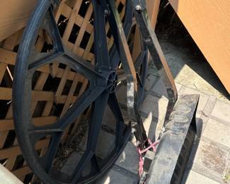 Sno Wovel - wheeled snow shovel 