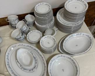 Cynthia Dinnerware by Fine China of Japan