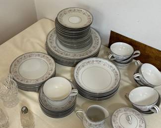 Mikasa Rosebud china 