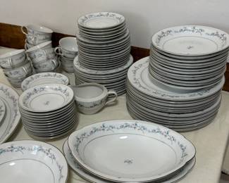 Cynthia Dinnerware by Fine China of Japan