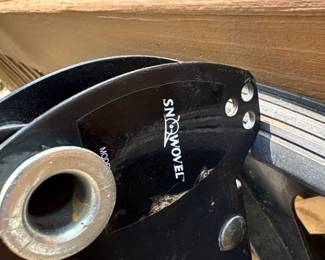 Sno Wovel - wheeled snow shovel 
