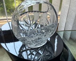 Lead crystal basket 