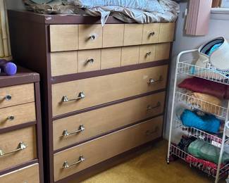 Mid Century Modern Chest of Drawers 