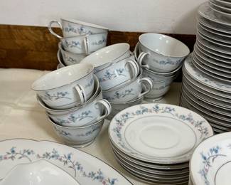Cynthia Dinnerware by Fine China of Japan