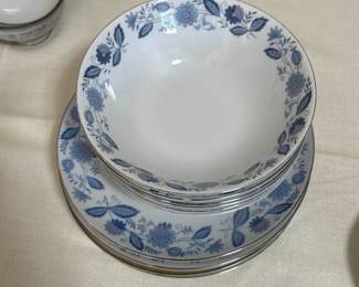 vintage porcelain tea bowls and plates 