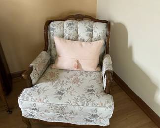 Chair (matches with couch)