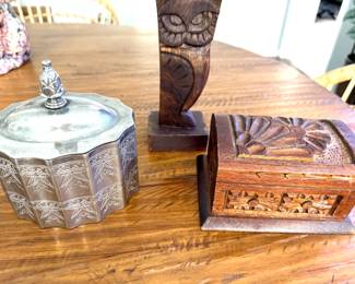 wood box owl