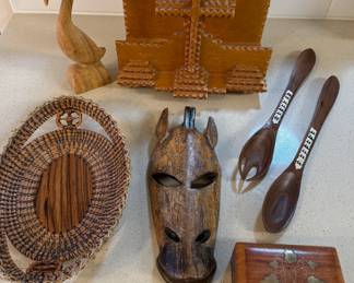 Wood decor tramp art