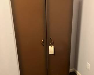 Metal cabinet