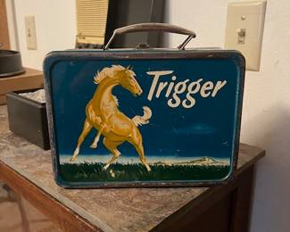 Old lunch box top