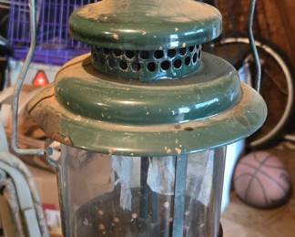 Coleman 220C B46 Lantern w/ sunshine globe