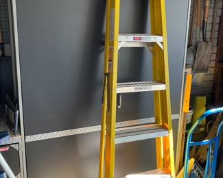 6’ fiberglass ladder